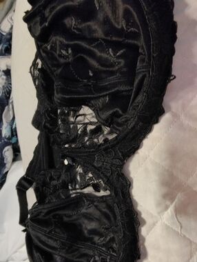 Black Satin And Lace Underwire Bra - Women Intimates & Sleepwear